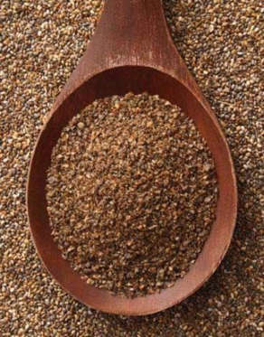 Diapositiva 8 de 50: <p>Las semillas de lino, también conocidas como linaza, pueden consumirse en forma de semilla o en aceites. Son la adición perfecta a tu tazón de cereales porque ayudan a luchar contra la retención de agua, lo que te hará lucir menos hinchado/a.</p>