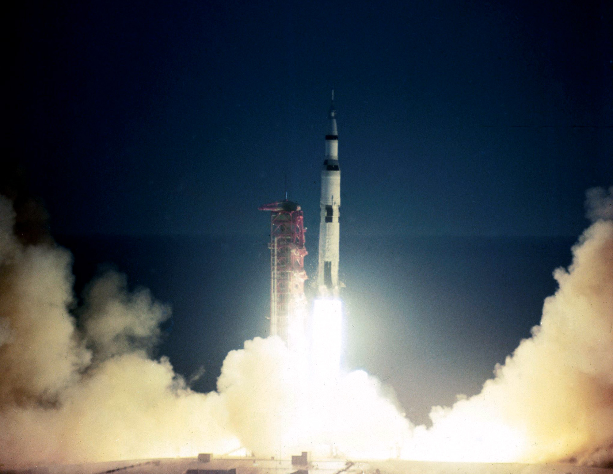 Slide 7 of 10: UNITED STATES : Lift-off of the first flight of the Saturn V rocket that was later used on all the Apollo manned moon landing missions. Apollo 4, as well as testing the Saturn V rocket itself, also tested the atmospheric re-entry of an Apollo Command Module from a simulated lunar mission trajectory.  ** https://en.wikipedia.org/wiki/Saturn_V http://www.onthisday.com/date/1967/november/9 http://on-this-day.com/onthisday/thedays/alldays/nov09.htm