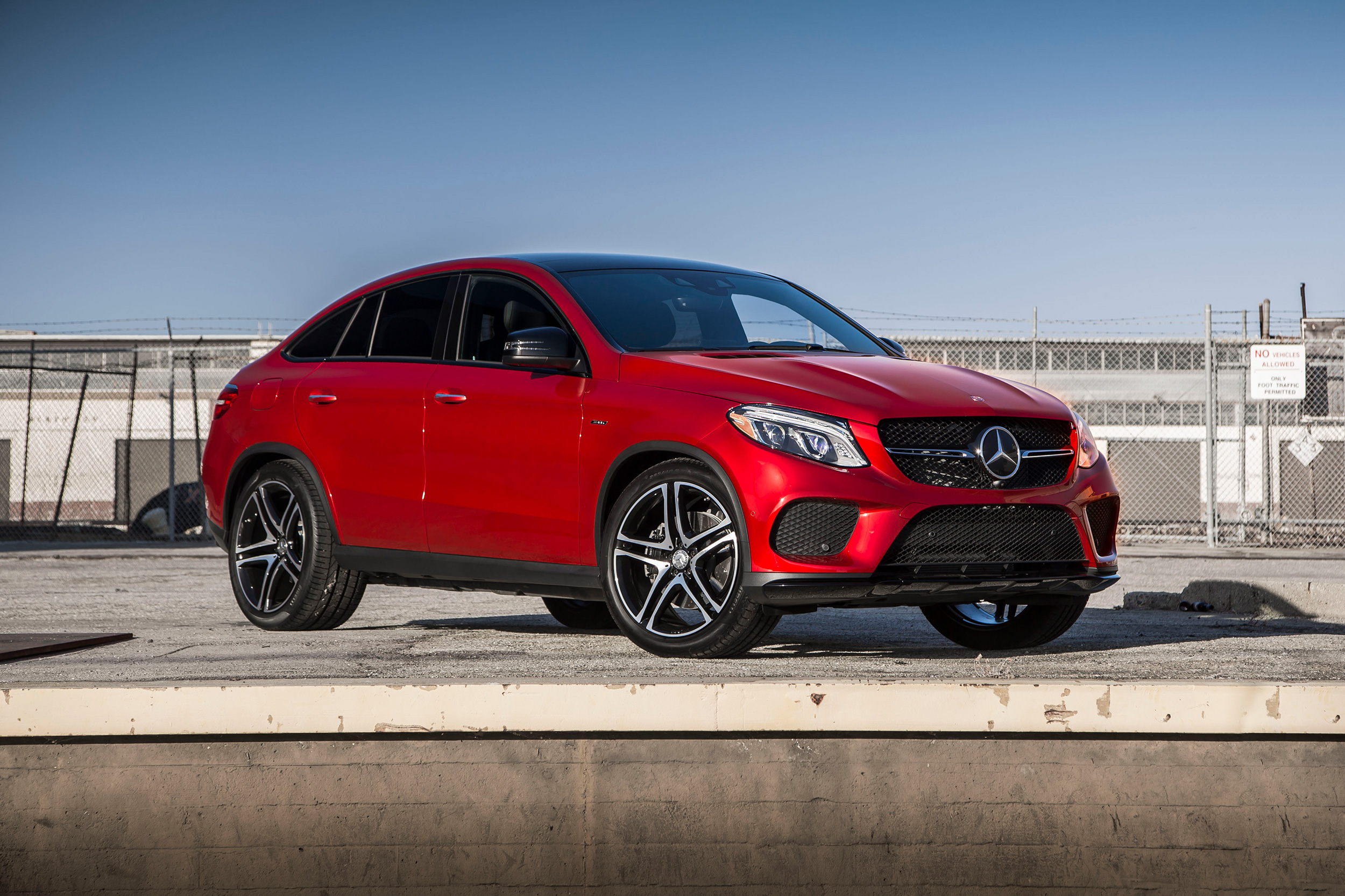 18 Mercedes Benz Gle Coupe Mercedes Amg Gle 43 4matic Photos And Videos Msn Autos