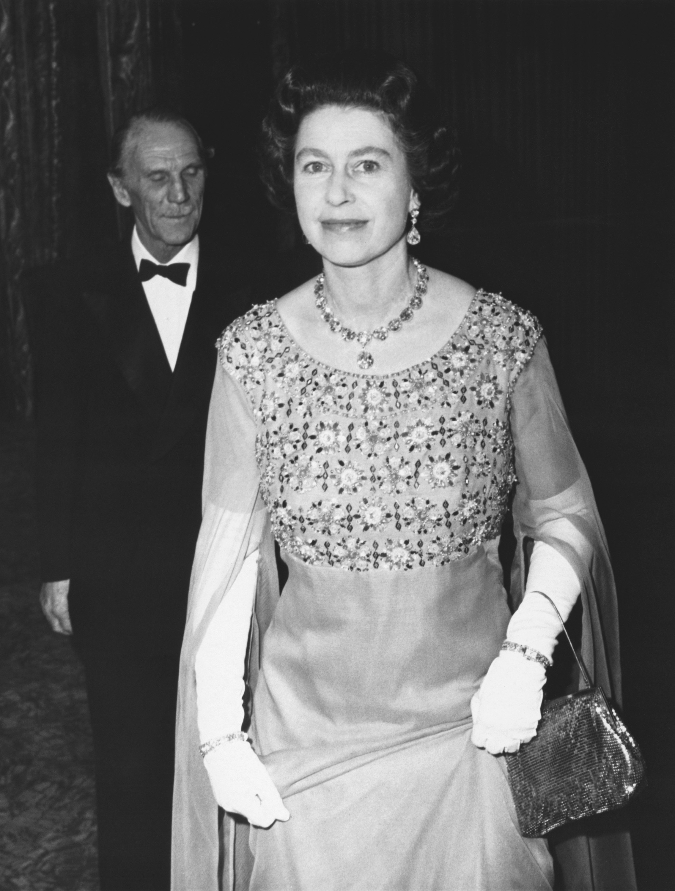 لقطات من حياة الملكة إليزابيث الثانية في ذكرى ميلادها الـ 92