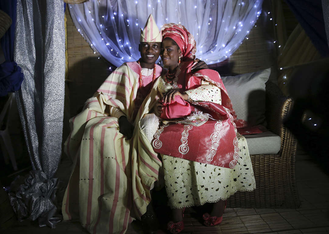 民族衣装で結婚式 世界40カ国のウエディングドレス事情