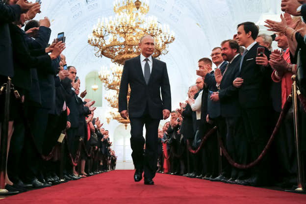 DiapositiveÂ 1 surÂ 22: Vladimir Poutine lors de son investiture au Kremlin, Ã  Moscou, en Russie, le 7 mai 2018.