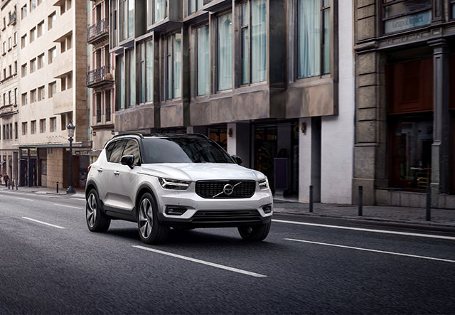 19 Volvo Xc40 T4 Momentum Photos And Videos Msn Autos