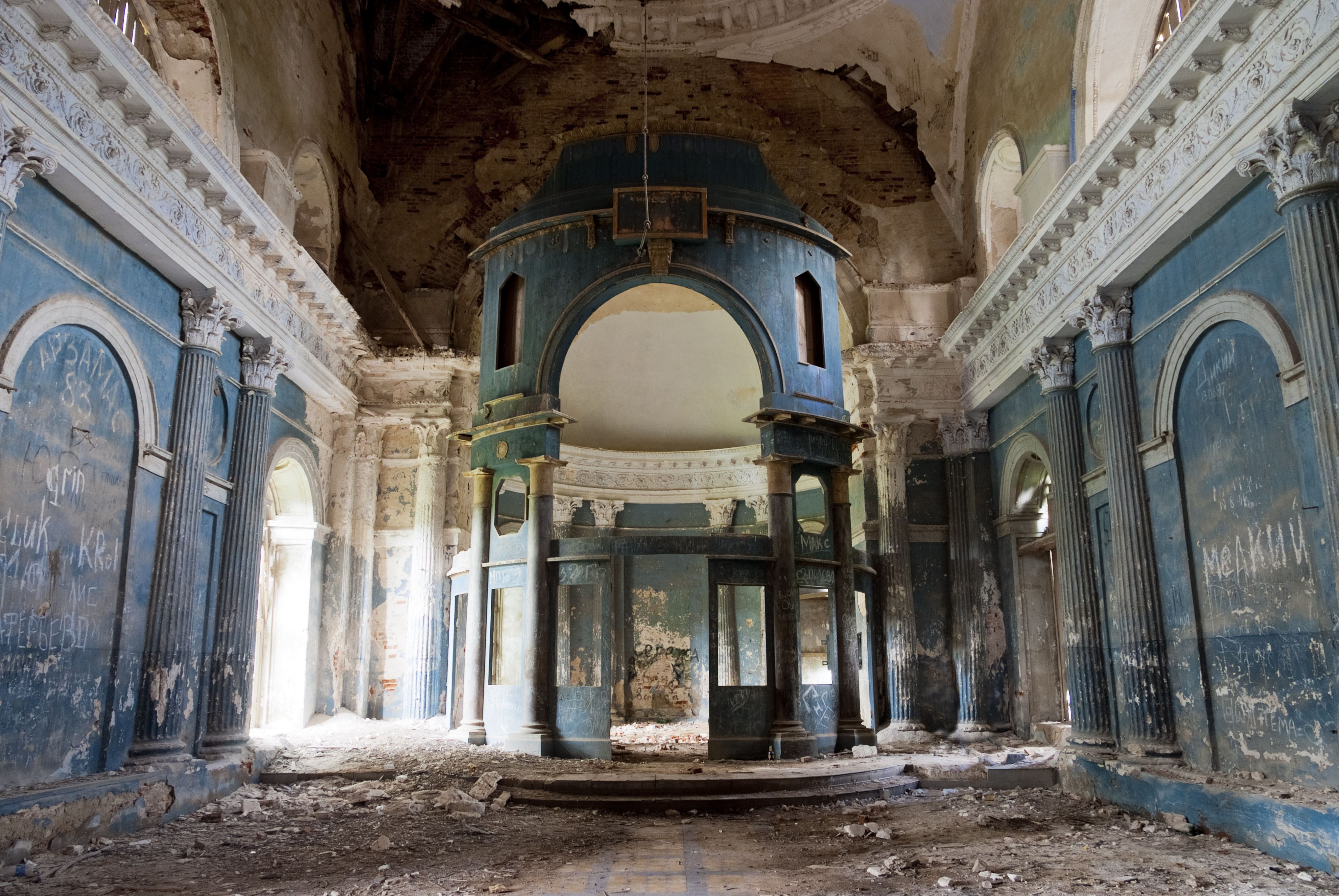 The world's most evocative abandoned churches and chapels