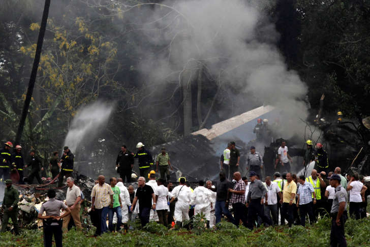Um Boeing 737 da Empresa Cubana de AviaciÃ³n caiu com 113 pessoas a bordo na tarde desta sexta-feira (18) no Aeroporto de Havana, em Cuba.
