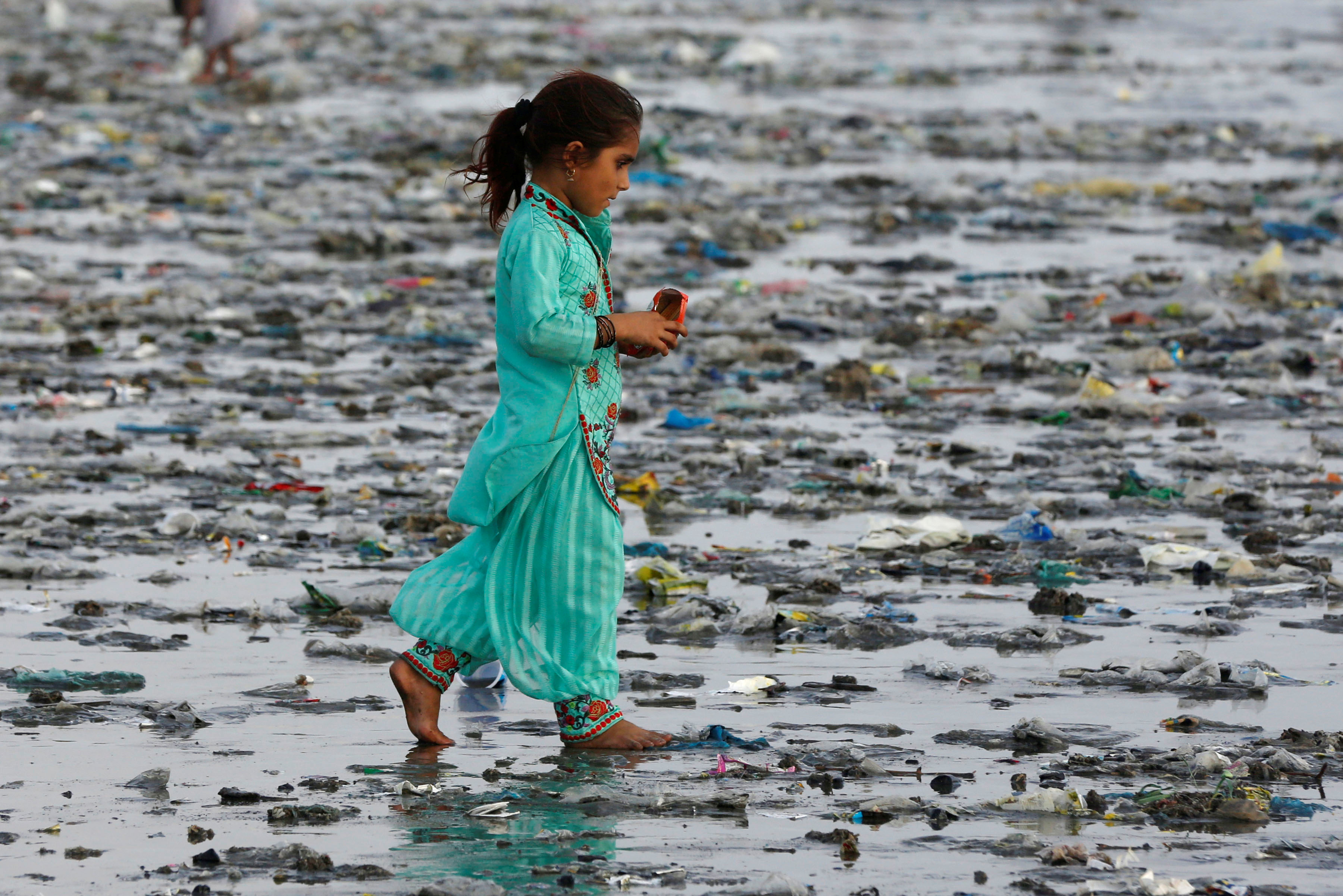 31 photos that show how plastic is polluting our planet 31 photos that show how plastic is