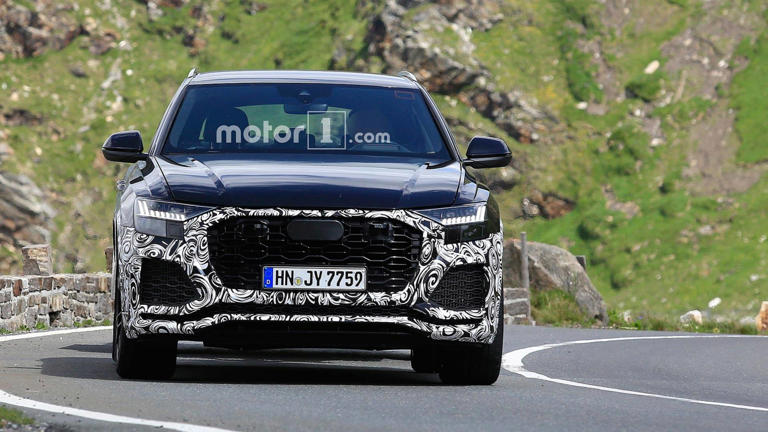 Audi RS Q8 Showing Off Its Meaner Body In The Austrian Alps