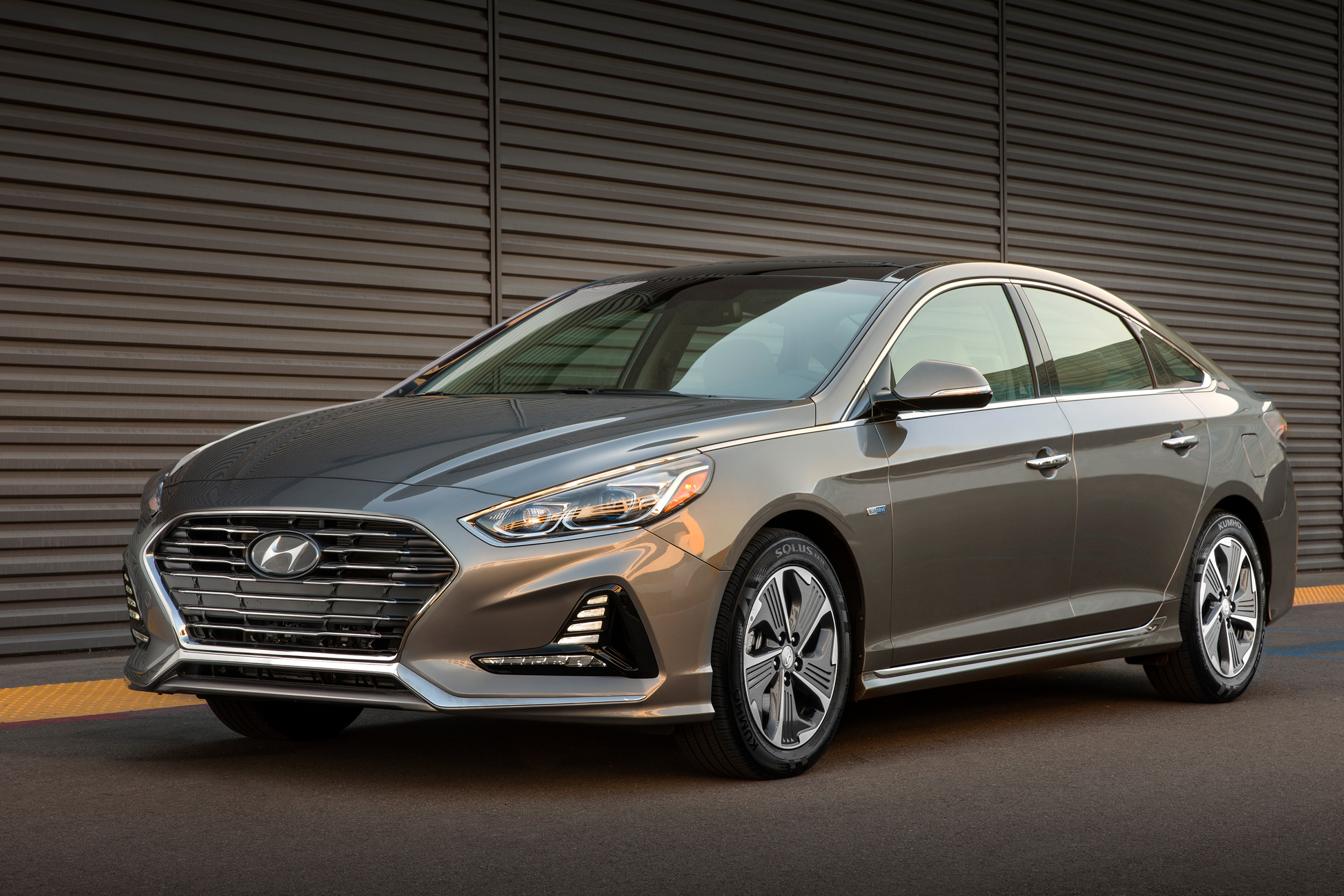 Hyundai Sonata hybrid