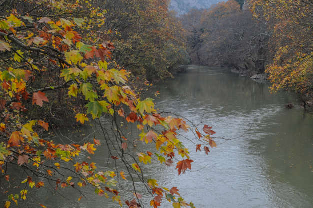 ÎÎ¹Î±ÏÎ¬Î½ÎµÎ¹Î± 10 Î±ÏÏ 35: River Pinios - Tembi Valley in thessaly