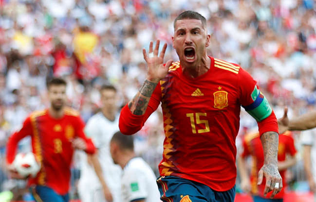 Sergio Ramos comemora gol da Espanha