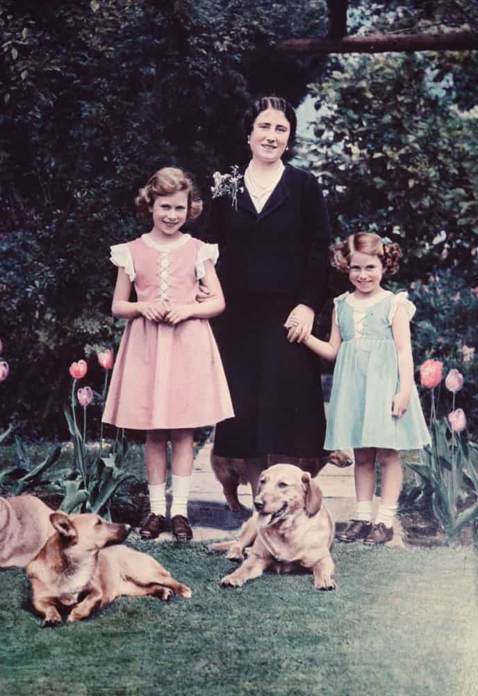 Fascinating photos of a young Queen Elizabeth II