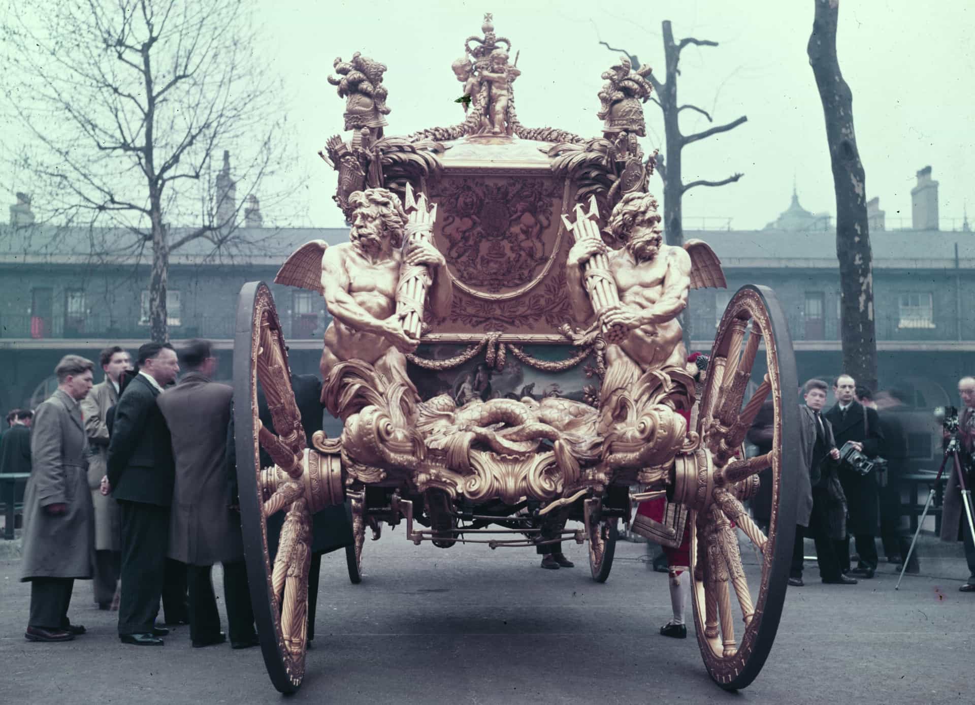 Die Goldene Staatskutsche wurde 1760 angefertigt und wurde seither für die Krönung aller britischen Monarchen seit George IV. genutzt.