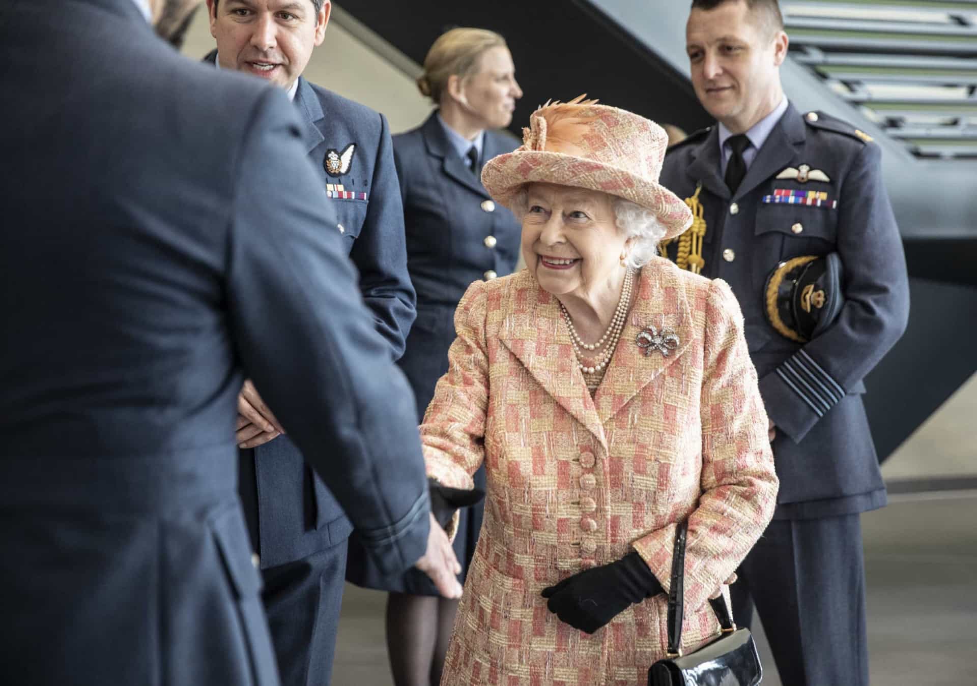 <p>Die Queen besucht die Basis der Royal Air Force in Marham im Februar 2020.</p>