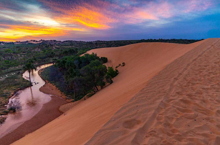 JALAPÃO: fica no estado de Tocantins e está quase na divisa com a Bahia. É famoso por suas dunas, mas a região é cercada por cachoeiras, rios e fervedouros