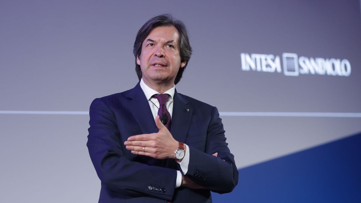 Intesa Sanpaolo batte le attese e alza i target utile a 9 miliardi nel 2025. In arrivo l