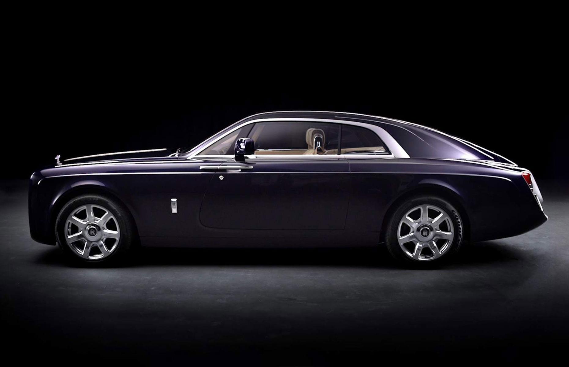 Der Rolls-Royce Sweptail, ein Einzelstück, wurde 2017 mit großem Tamtam enthüllt. Ein unbekannter Milliardär soll für den Zweisitzer 13 Millionen US-Dollar (11,6 Mio. Euro) bezahlt haben. Damit war der Sweptail zu dem Zeitpunkt der teuerste Neuwagen der Welt. Allerdings hielt der Rekord nicht lange an.