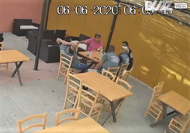 天降橫禍 兄弟們成功逃脫！