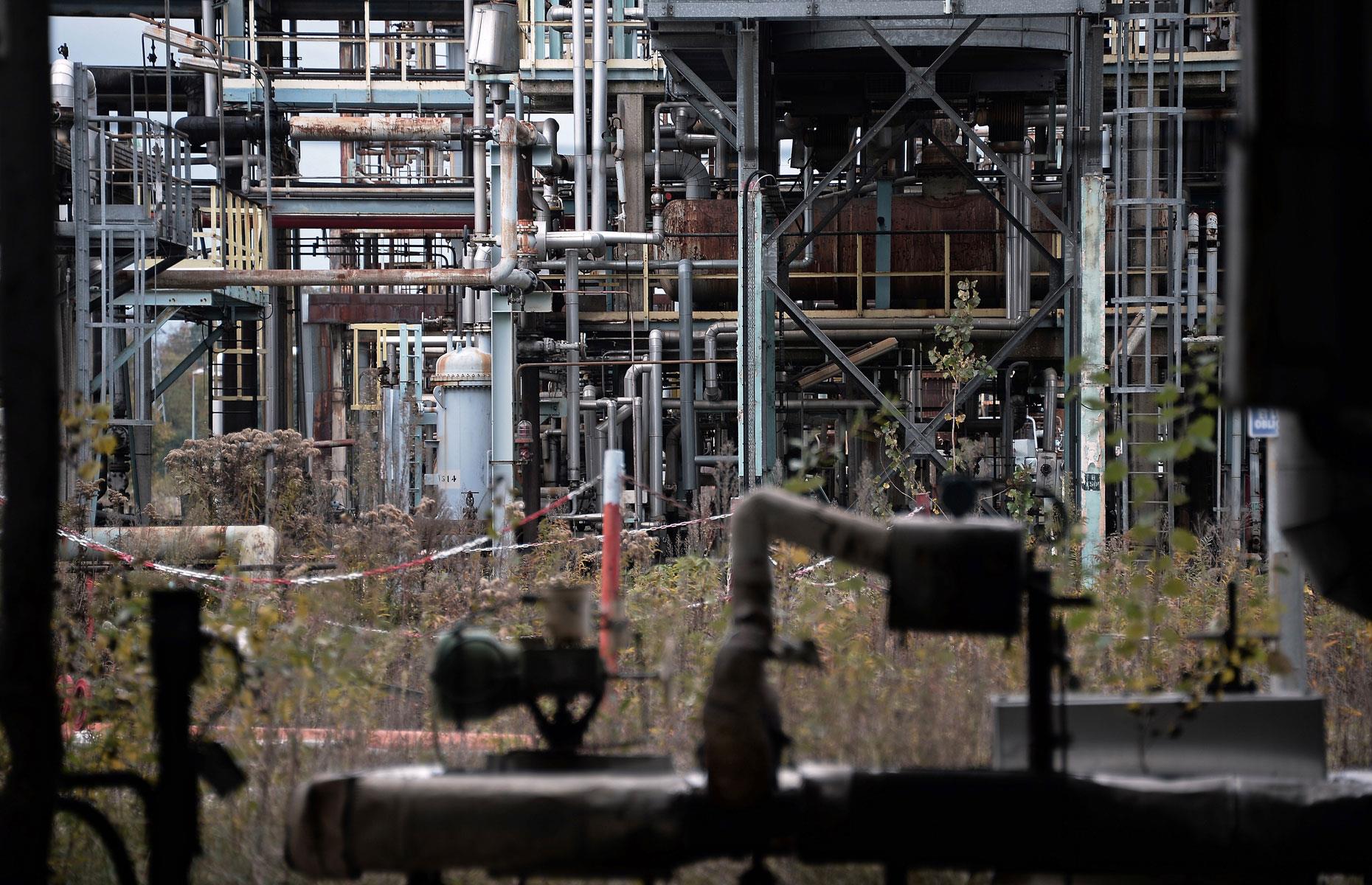 Abandoned Industrial Buildings Left Frozen In Time