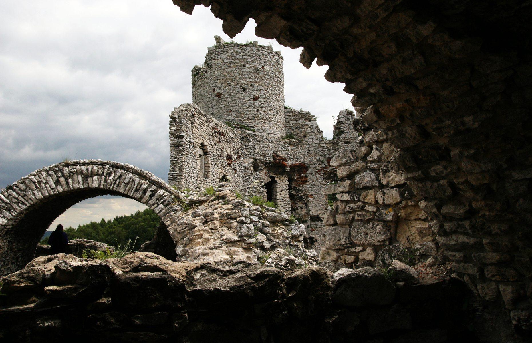 These Castles Were Once Luxurious Homes. Now They Stand Abandoned