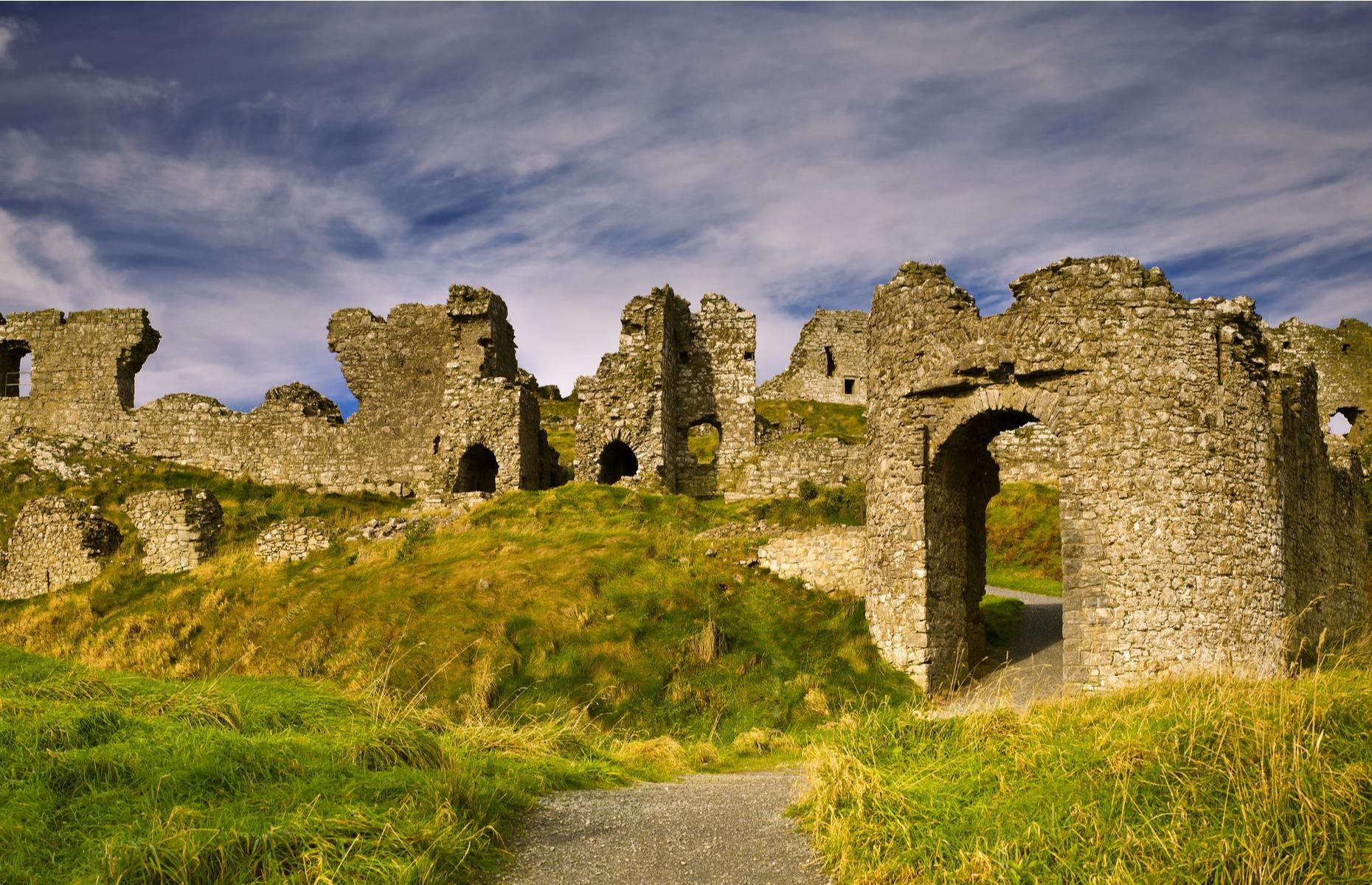 the-world-s-most-beautiful-abandoned-castles-cooncampsprings