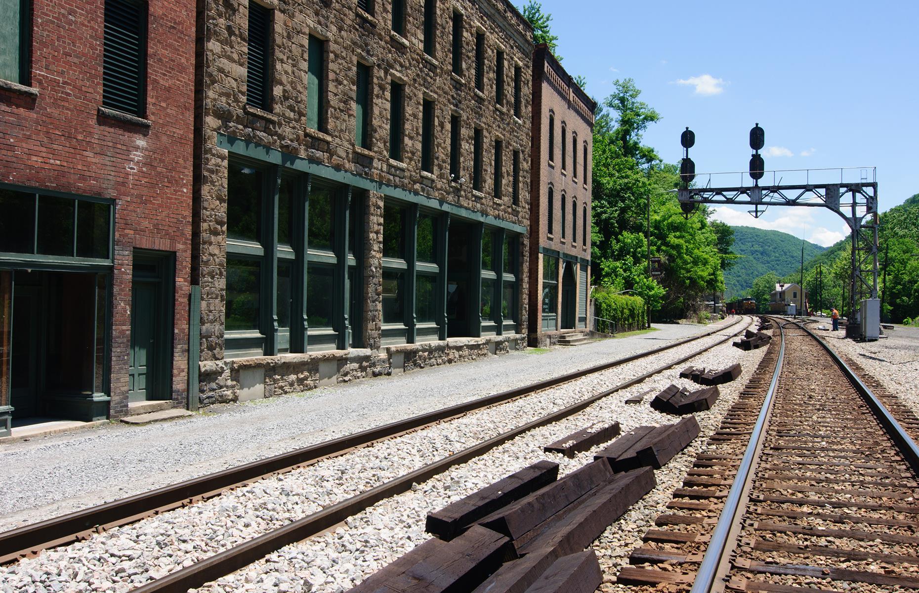 The Eeriest Abandoned Towns In The Us From Creepy Mining Towns To Deserted Roads 2601