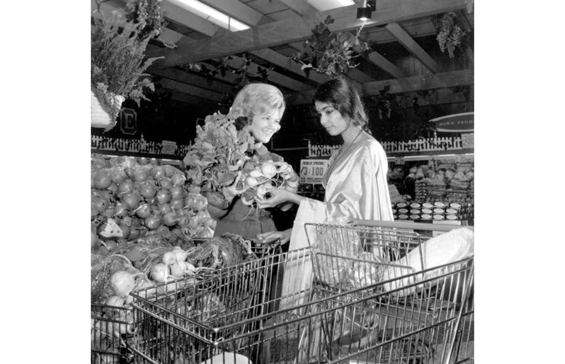 Most People Won't Remember What These Grocery Stores Looked Like – Do You?