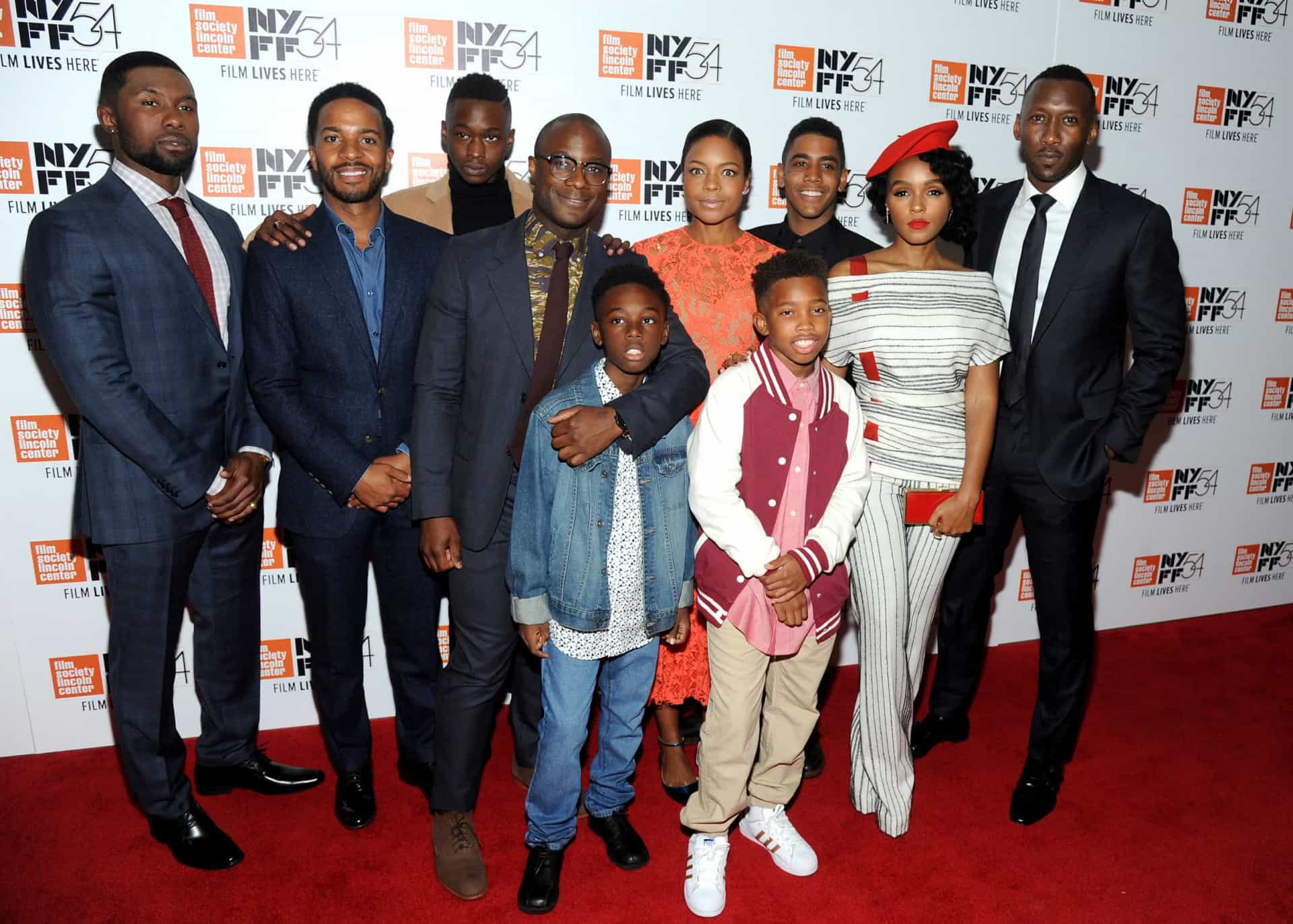 Diapositiva 17 de 40: Esta película ganadora del Oscar nos cuenta la historia de un chico que se hace mayor mientras sufre con su madre drogadicta e intenta aclarar su orientación sexual. ¡Prepara los pañuelos!