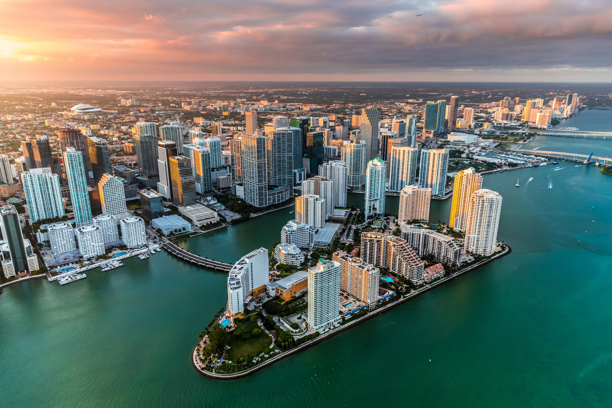 Miami. Майами Скайлайн. Флорида Скайлайн. Недвижимость на фон Майами. Miami СПБ.