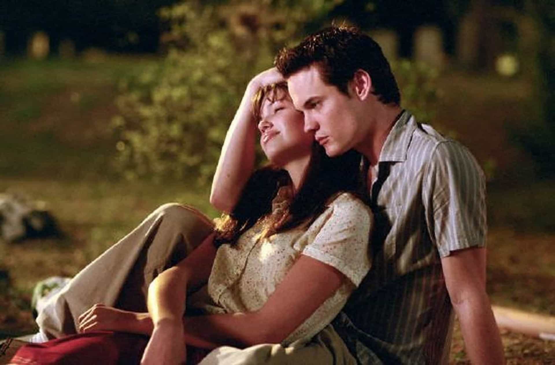Diapositiva 7 de 40: Mandy Moore y Shane West interpretaban a dos adolescentes de dos mundos diferentes que se enamoran...&nbsp;y se enfrentan luego a la muerte.