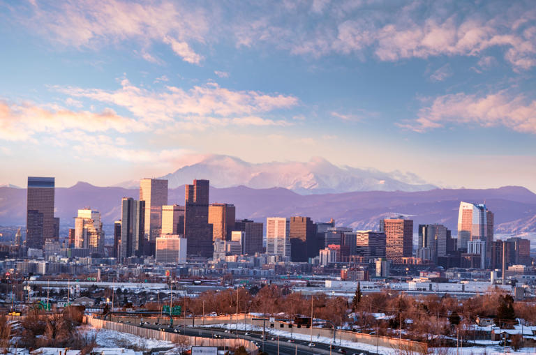 fire-displaces-residents-of-12-units-at-denver-apartment-complex