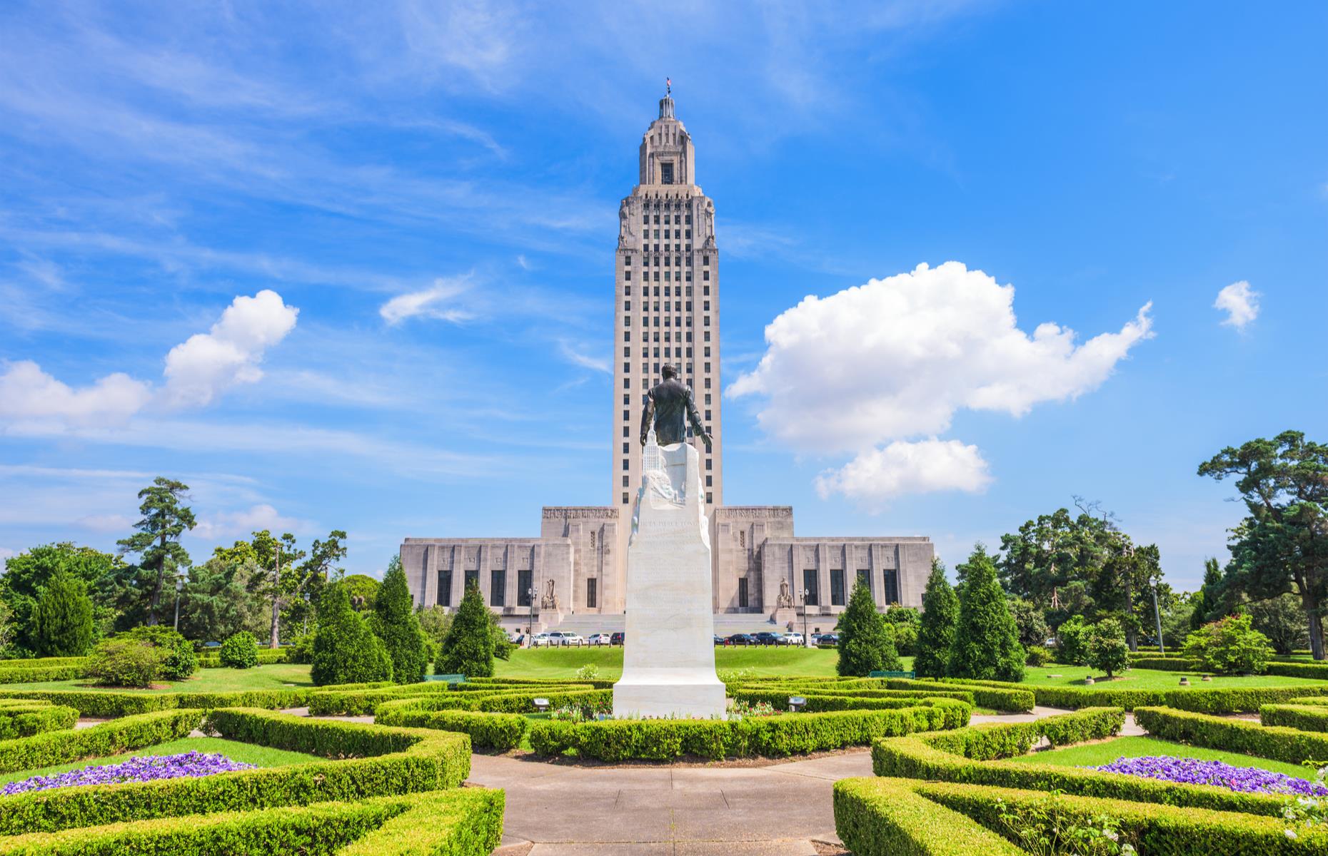 <p>Louisiana’s Great River Road follows the arches of the Mississippi River for some 80 miles (130km) between New Orleans and Baton Rouge (pictured). Aside from linking up two of the state’s most popular cities, the route is characterized by striking plantation houses and plenty of breathtaking views of the so-called “Big Muddy”.</p>