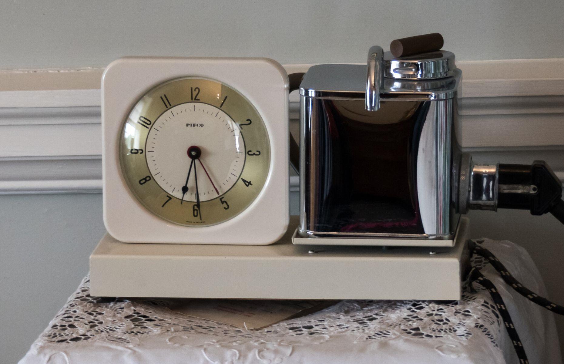 Turn Back the Clock and Revisit These Refreshingly Retro Furnishings