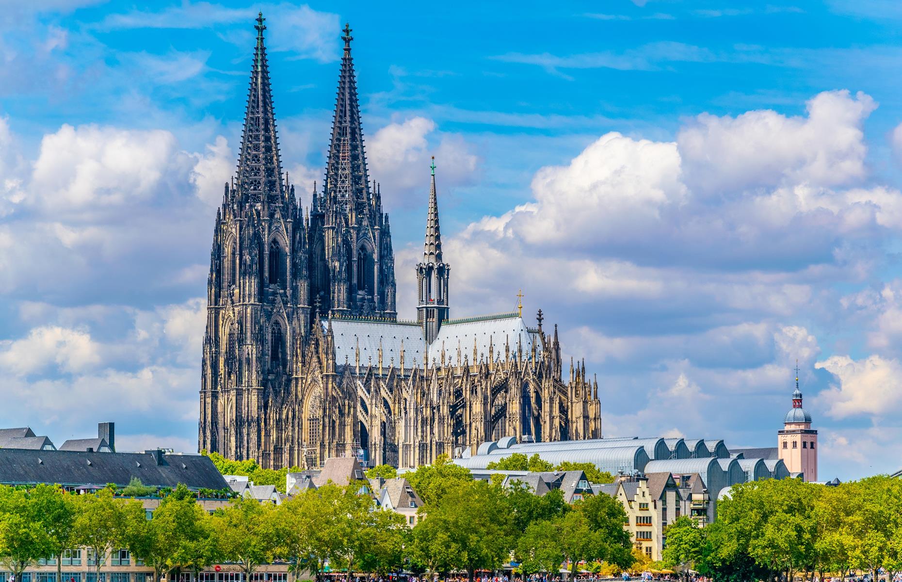 29 Divinely Beautiful Cathedrals In The US And Beyond