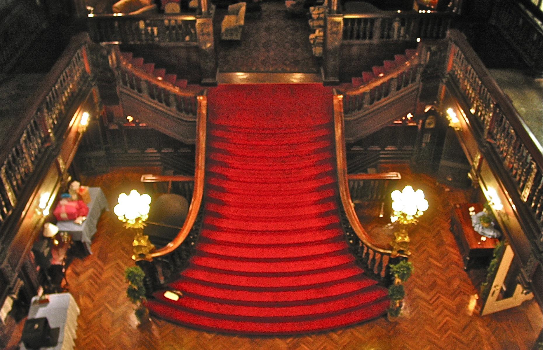 A Gothic masterpiece from the outside, the castle’s grandeur continues inside. Its rooms are mostly in the French Renaissance style, with swish wood paneling, decorated ceilings and grand entryways. Harrison passed away in 1927 and the castle became a university building.