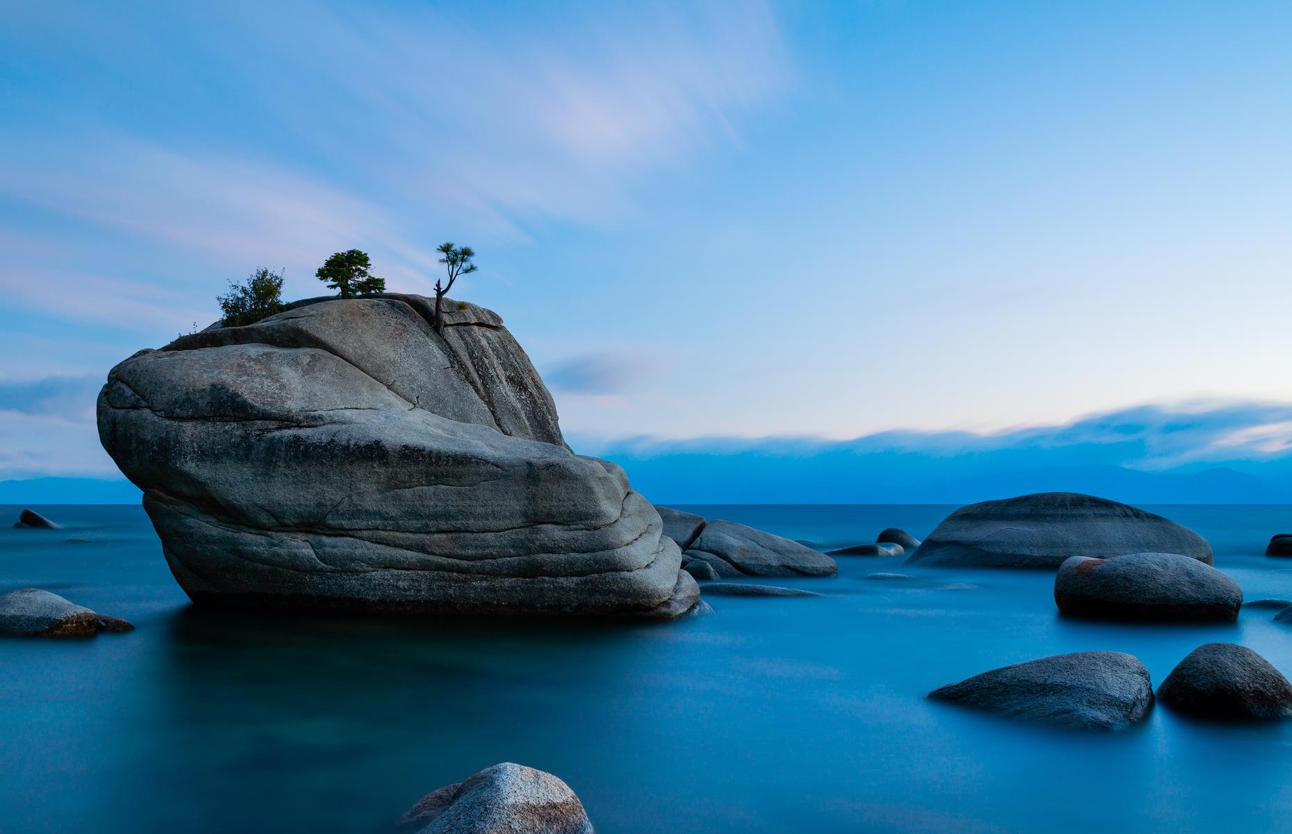 The perfect subject for keen photographers, Bonsai Rock is an eye-catching crag on the Nevada portion of Lake Tahoe. Four little trees sprout from the hulking rock and it's reached by a brief but steep hike towards the waters. Come at sunrise or sunset for spectacular shots, and remain after dark to see the clear skies filled with stars.