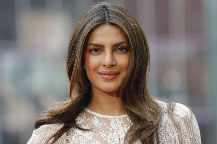 4 de 32 Fotos na Galeria: Mais de um bilhão de pessoas nasceram na Índia. Lar de culturas variadas, o povo indiano é composto de belezas singulares. Priyanka Chopra é um exemplo perfeito dessa mistura de etnias.