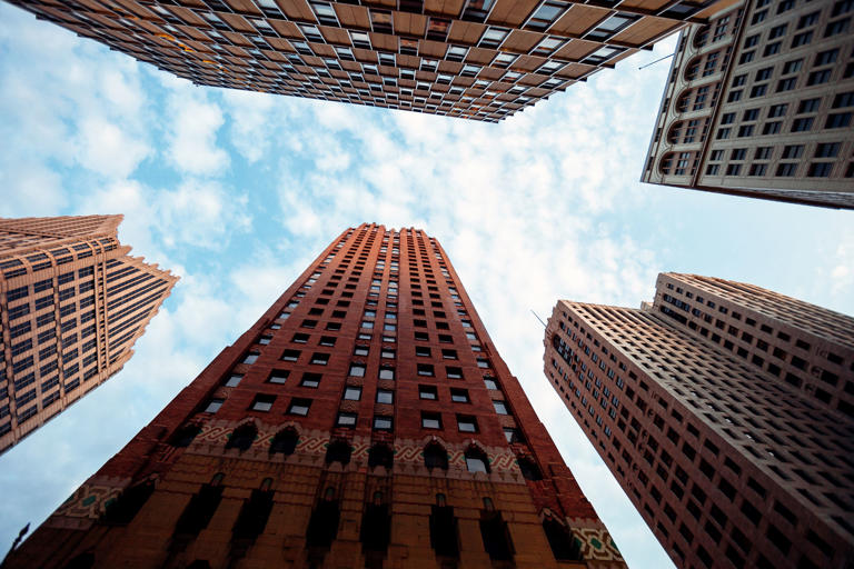 Tigers close in on playoffs Magic number down to 3