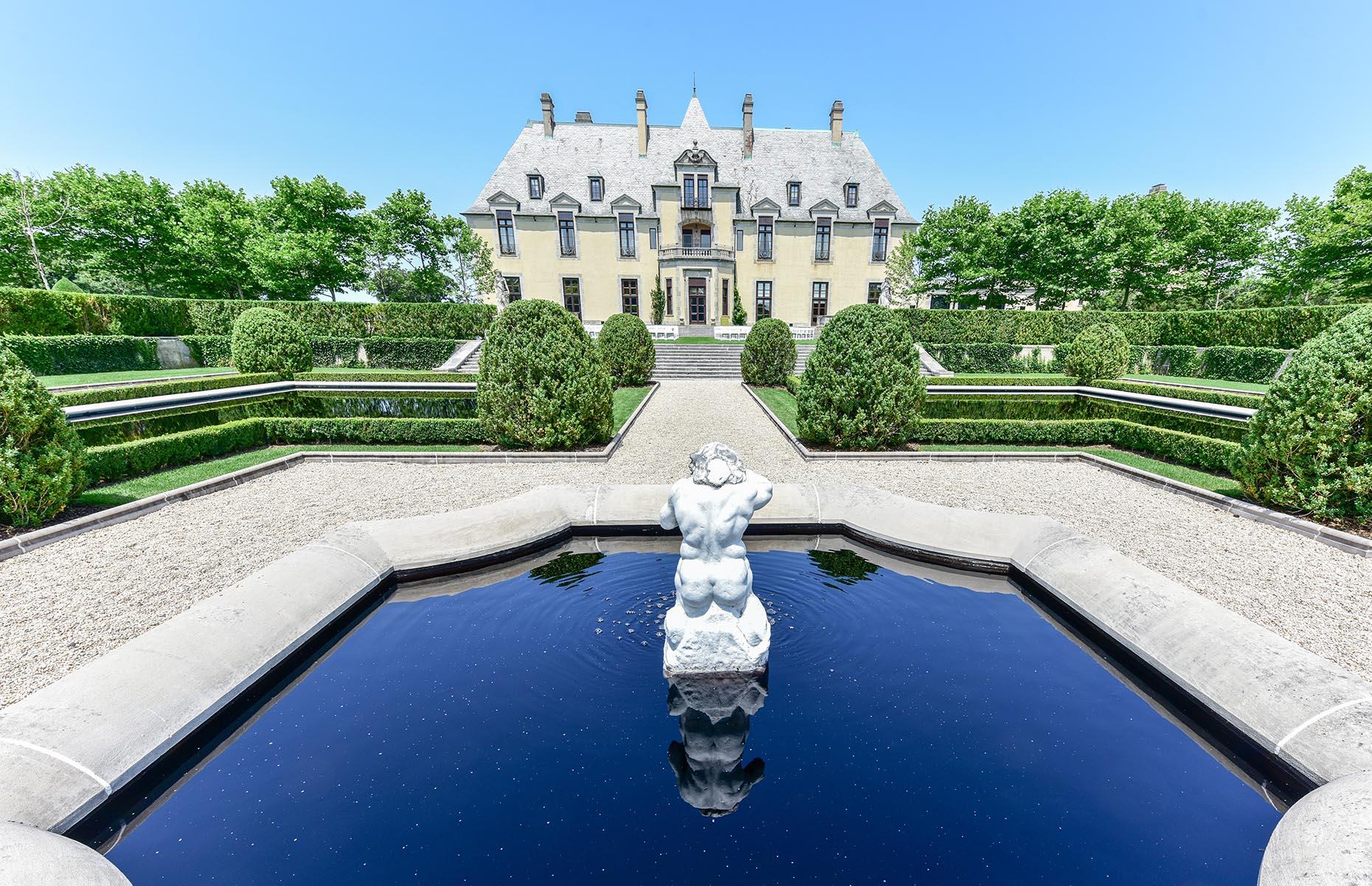 <p>Oheka Castle in Long Island is certainly a handsome mansion. But it’s the stories surrounding the mansion, built between 1914 and 1919, that really enchant. The second-largest private residence in the US (after the Biltmore Estate), it’s said to be the inspiration behind the glitzy manor in F. Scott Fitzgerald’s novel <em>The Great Gatsby</em>. Thanks to its grandeur and European-like appearance, it’s also featured in diverse productions from <em>Citizen Kane</em> to a Taylor Swift music video.</p>