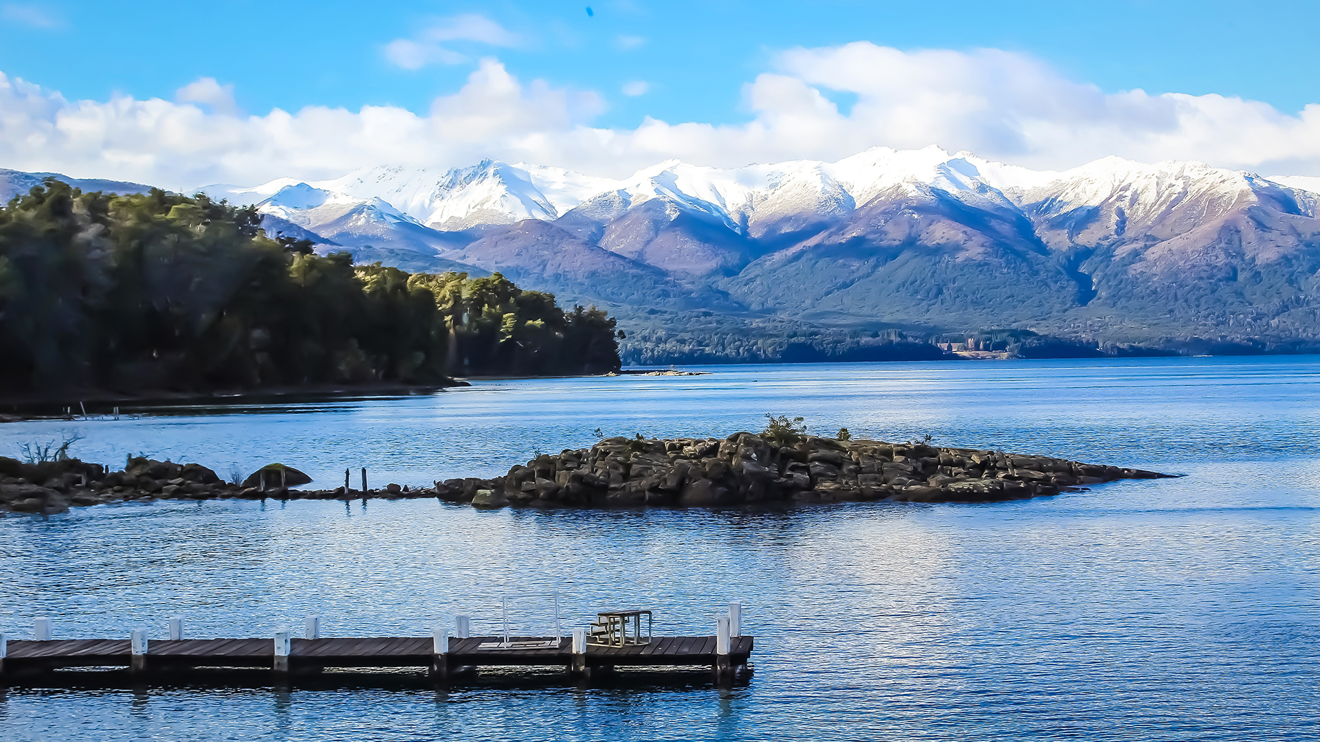����� 22 �� 45: Scenic View Of Lake By Mountains Against Sky.Photo taken in San Carlos De Bariloche, Argentina