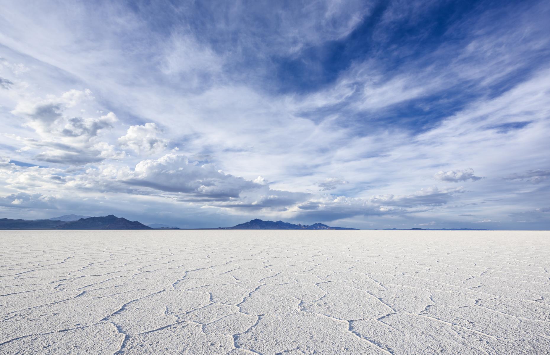 <p>The lunar-like landscape of Bonneville Salt Flats sprawls out for 30,000 awe-inspiring acres between Salt Lake City and Wendover, Nevada. The salt pans are blazingly white, cracking and curling in the heat, with nothing growing or living on the surface. There are several viewpoints along the I-80.</p>