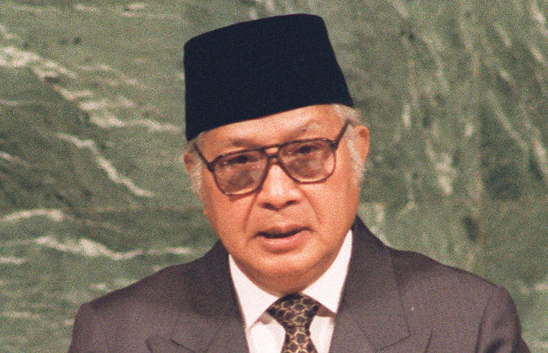 <p>Suharto was president of Indonesia for 31 years until his resignation in 1998. The military despot, who in 2004 was named the most corrupt world leader of the previous 20 years by Transparency International, plundered up to $35 billion – that's the equivalent of $55 billion today – during his grip on power through a system his opponents dubbed "corruption, collusion, nepotism".</p>