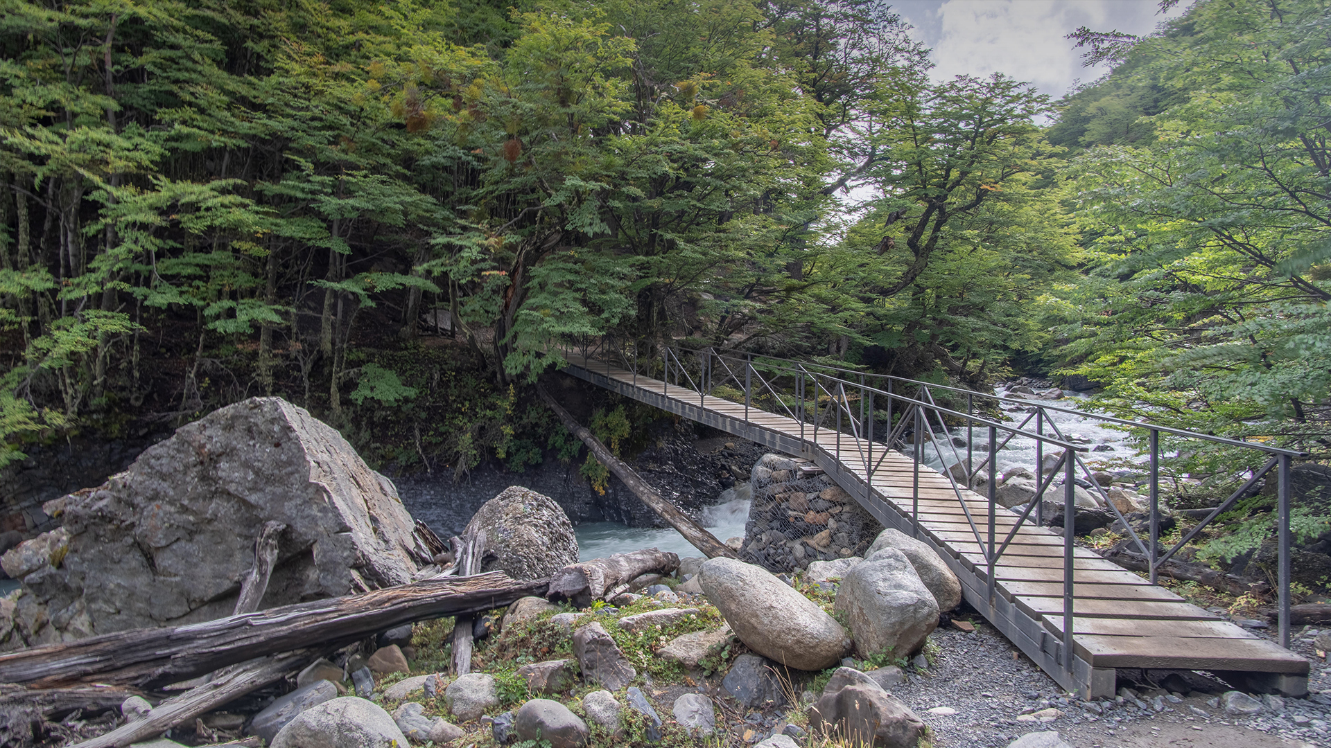 ����� 13 �� 34: Torres del Paine Trek in Patagonia, Chile, South America