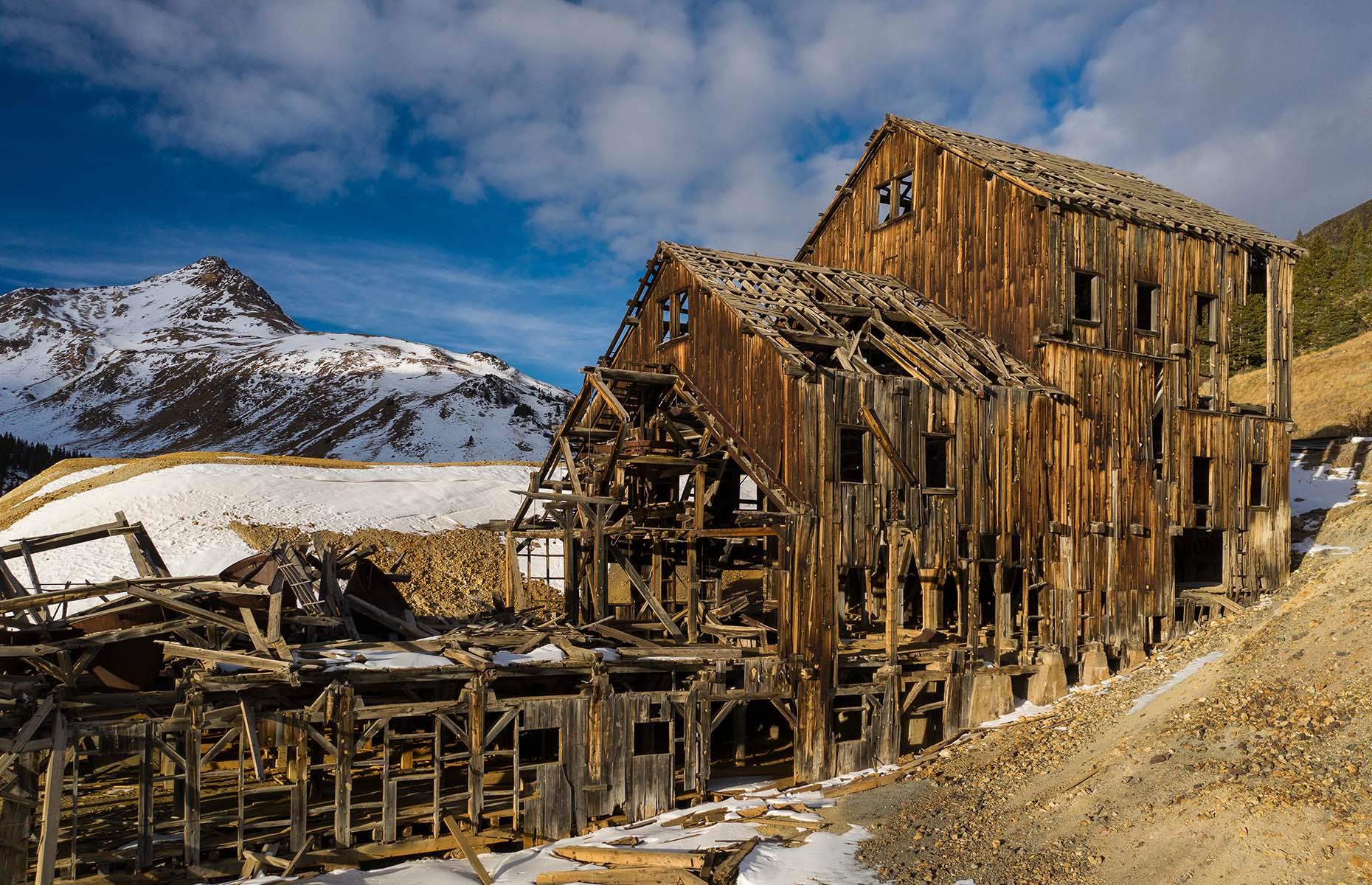 america-s-eeriest-gold-rush-ghost-towns-grandpitontours