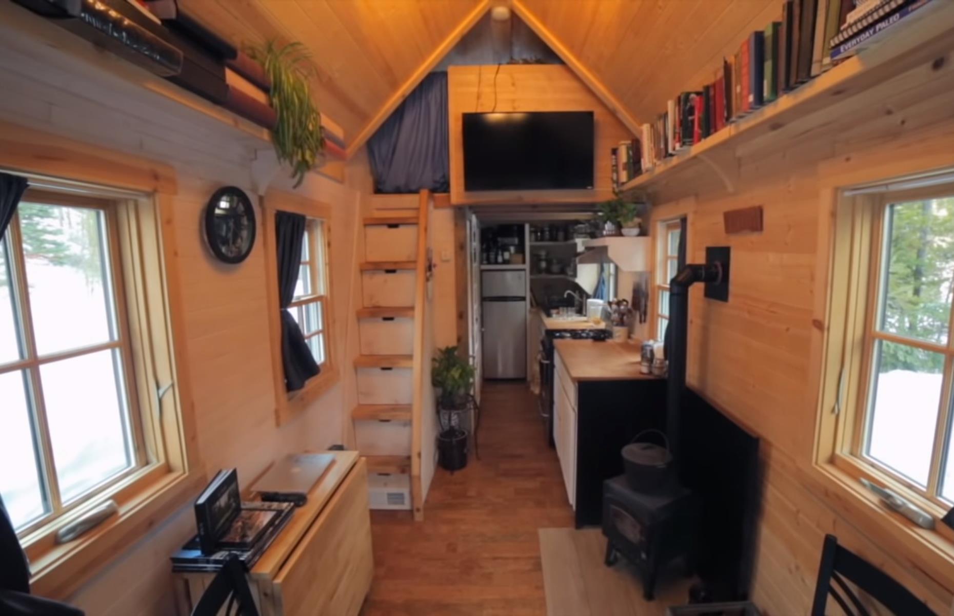 Почти как Лыковы Ariels Tiny House in Wyoming, USA