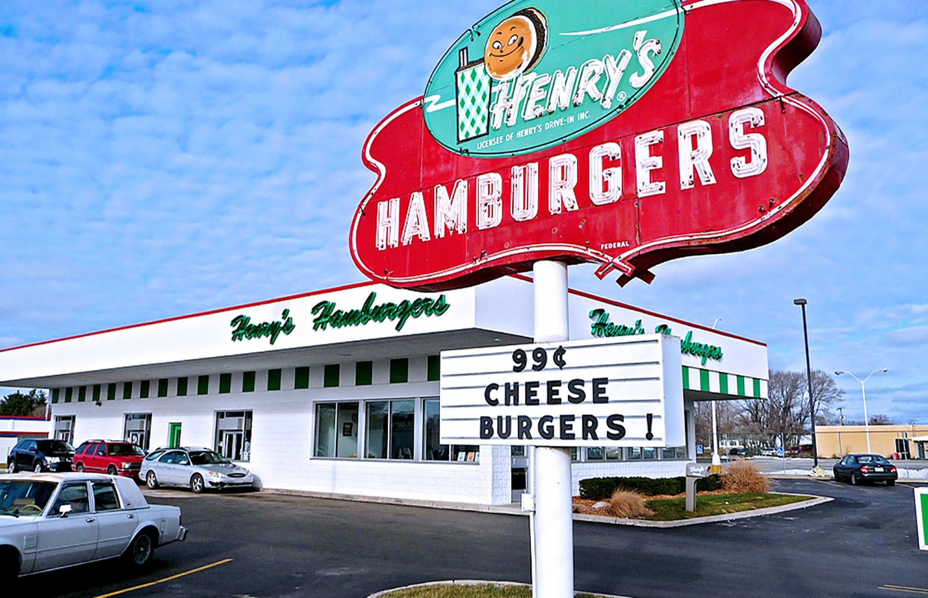 Vintage Photos: Fast Food Chains Through The Decades