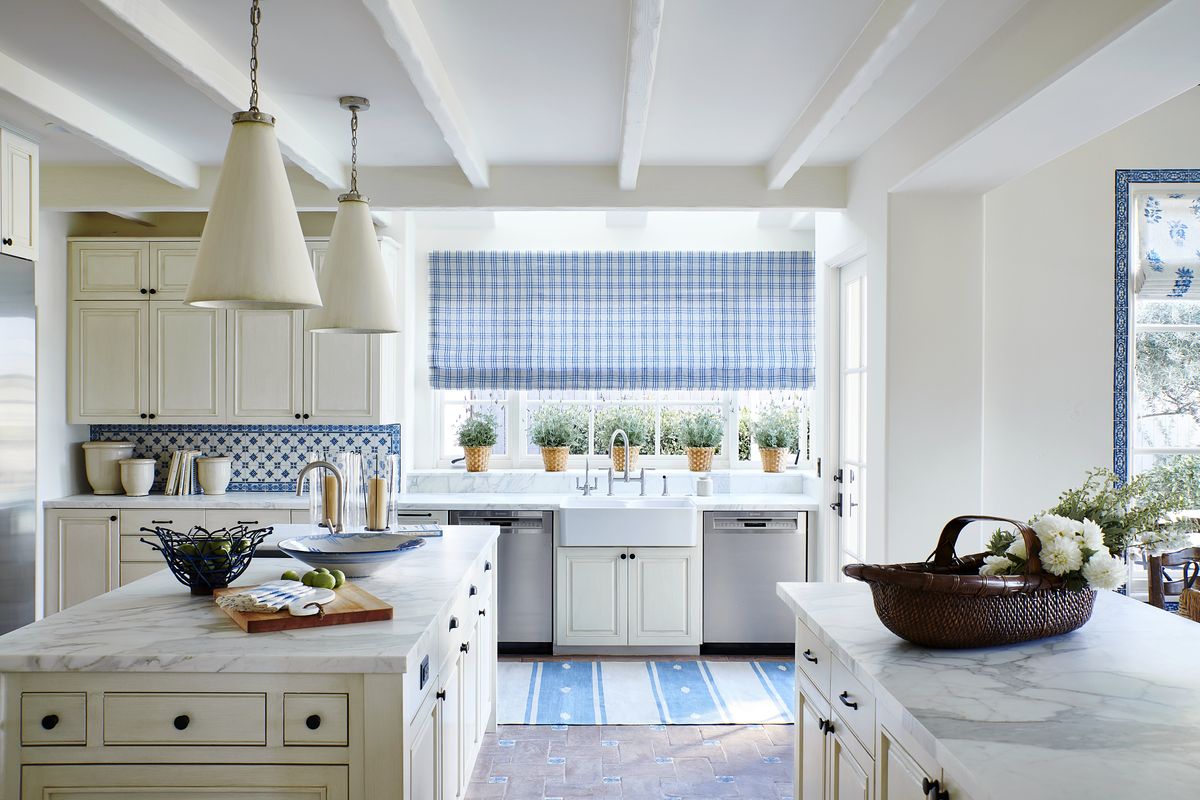 retro-style kitchens are back—and we couldn't be happier about it