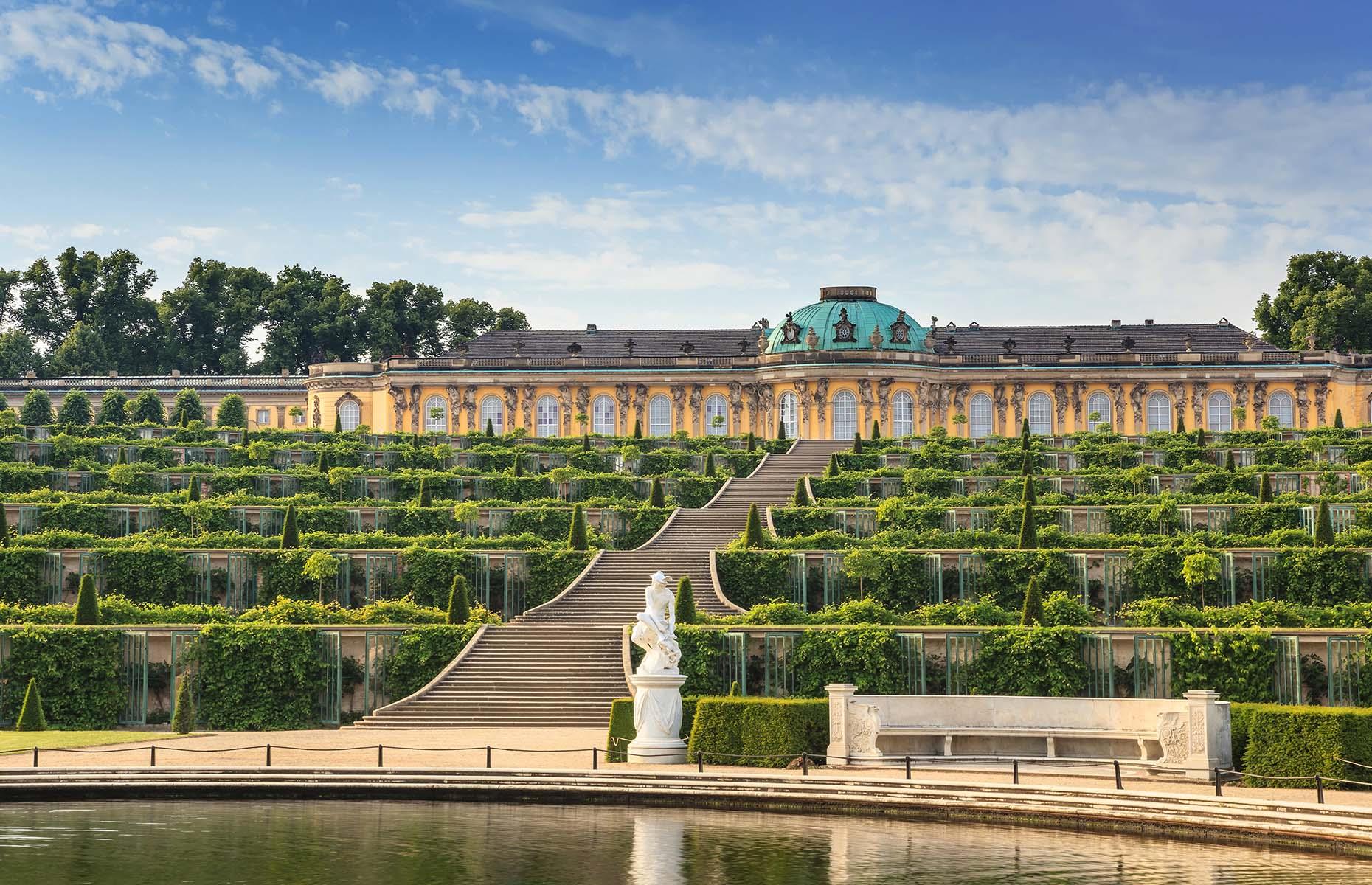 Inside the world’s most luxurious palaces - duitsland-vakantieland : A incredible picture showing a beautiful scenery. Its hues are just vibrant and mix flawlessly. The arrangement is fantastic, and the particulars are very defined.