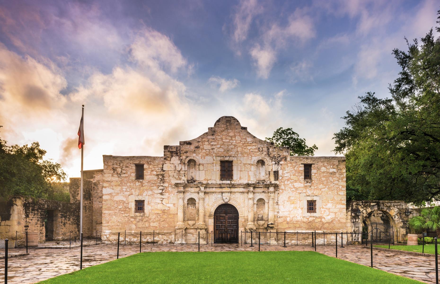 <p>This mission in <a href="http://www.loveexploring.com/news/76078/5-reasons-why-san-antonio-should-be-your-next-us-trip">San Antonio</a> is famous as the site of the 1836 Battle of the Alamo. Here Texans clashed with invading Mexicans during the Texas revolution, in a cross swords that would last almost two weeks. Today it's <a href="https://www.thealamo.org/">a preserved historic site</a> and education center, bringing to life this pivotal battle, and remains one of the most-visited attractions in the state. You'll need a free timed ticket to go inside the church itself.</p>