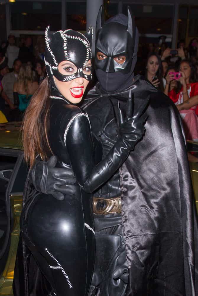 Diapositiva 7 de 45: Batman y Catwoman en la fiesta de Halloween de Kim Kardashian en Miami Beach, Florida, en 2012.