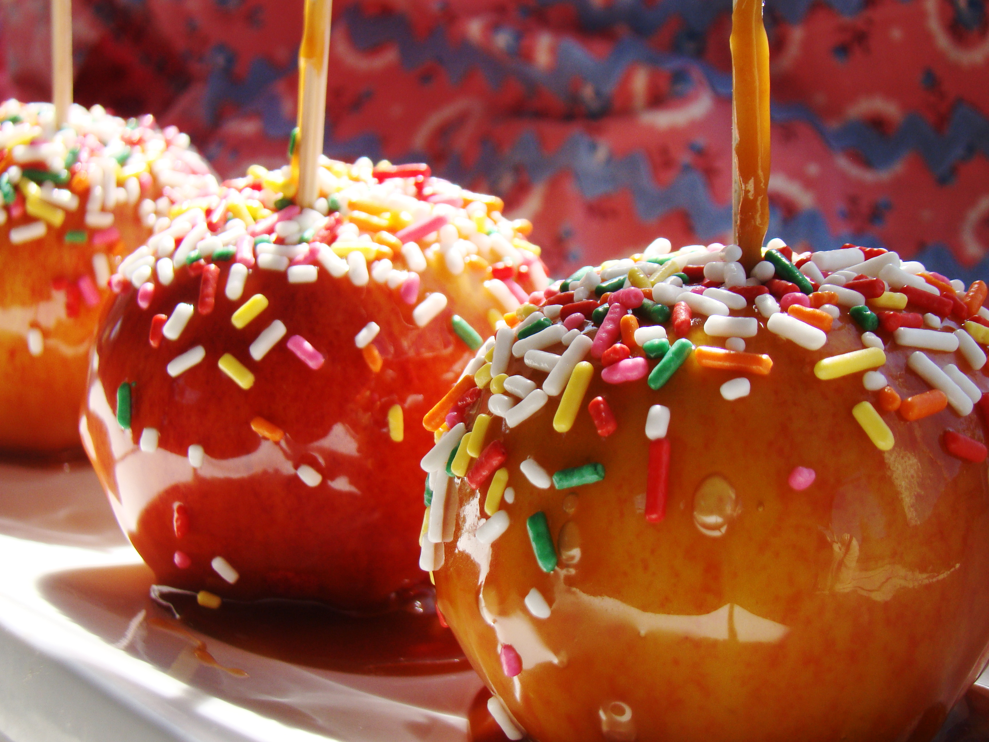 <p>Always a hit when fall arrives, you can add sprinkles and other toppings if so inclined. <a href="http://www.kraftrecipes.com/recipes/caramel-dipped-apples-55497.aspx">Try this Kraft Recipes version.</a></p>